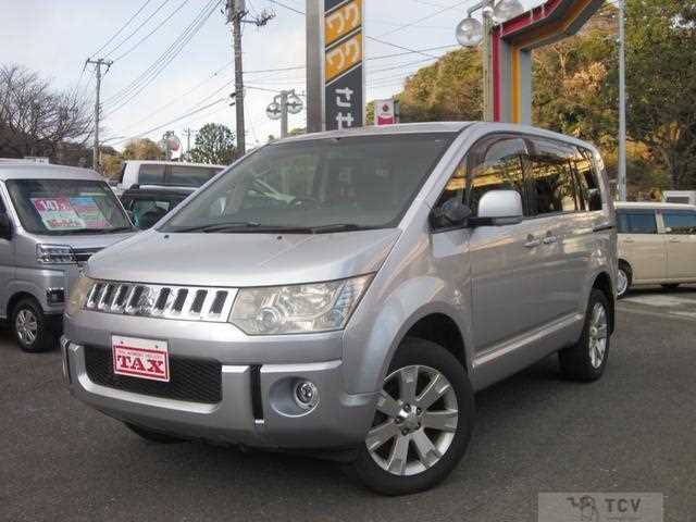 2012 Mitsubishi Delica D5