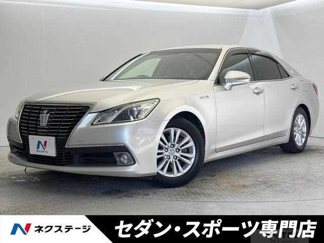 2013 Toyota Crown Hybrid