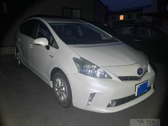 2013 Toyota PRIUS α