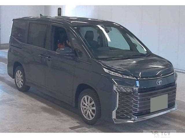 2022 Toyota Voxy