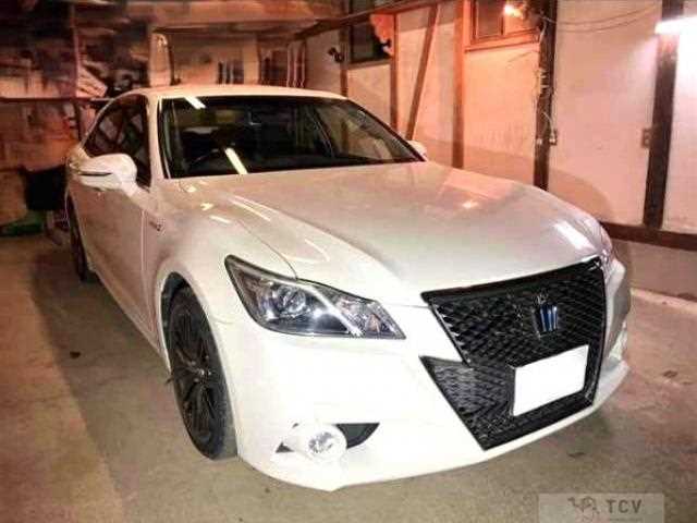 2013 Toyota Crown Hybrid