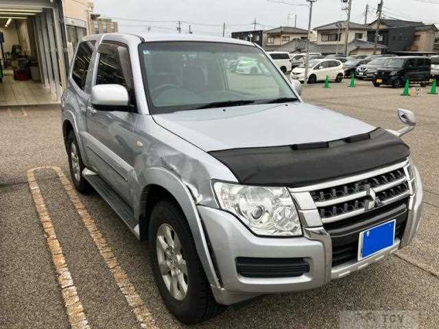 2016 Mitsubishi Pajero