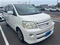 2005 Toyota Noah