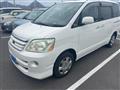 2005 Toyota Noah