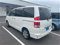 2005 Toyota Noah