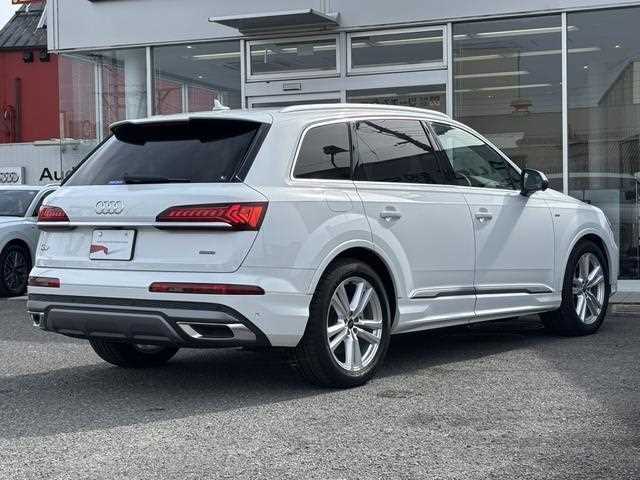 Audi Q7 2024 — фото 4 купить в Москве
