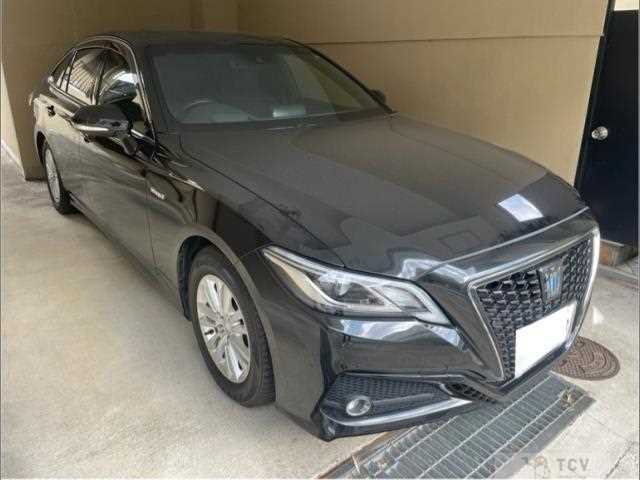 2018 Toyota Crown Hybrid