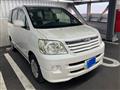 2004 Toyota Noah