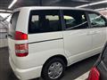 2004 Toyota Noah
