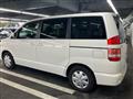 2004 Toyota Noah