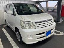 2004 Toyota Noah
