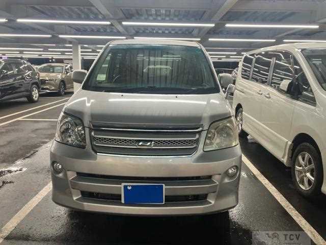 2006 Toyota Noah
