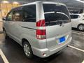2006 Toyota Noah
