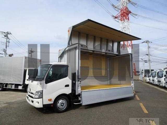 2025 Hino Dutro