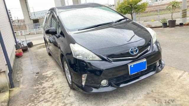 2011 Toyota PRIUS α