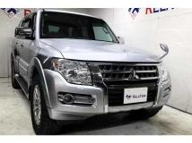 2016 Mitsubishi Pajero