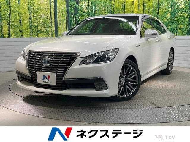 2013 Toyota Crown Hybrid