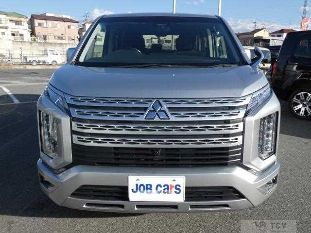 2020 Mitsubishi Delica D5