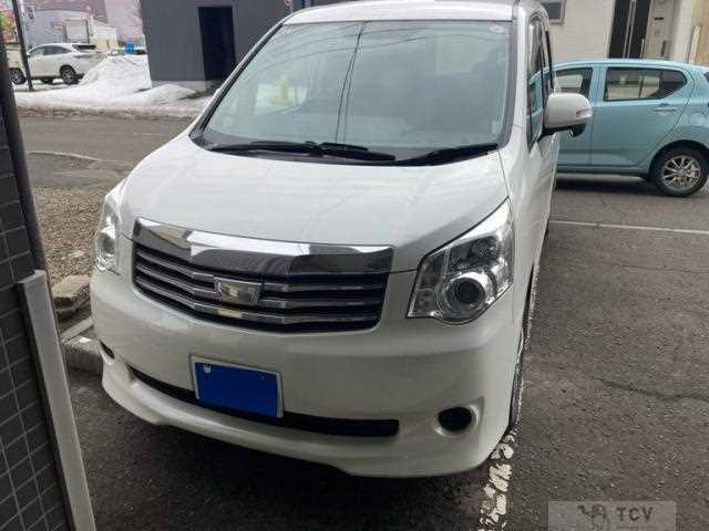 2013 Toyota Noah