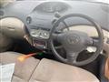 2004 Toyota Vitz