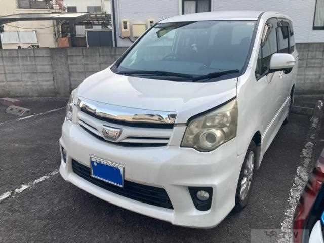 2011 Toyota Noah