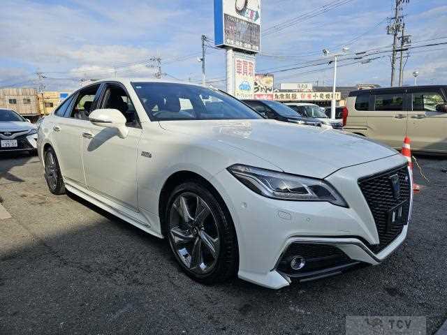 2019 Toyota Crown Hybrid