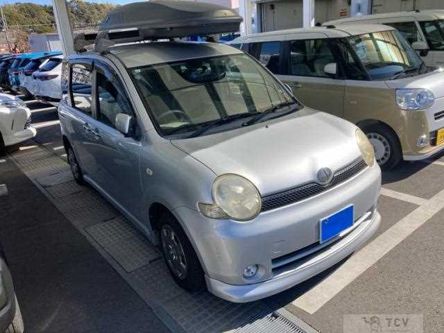 2005 Toyota Sienta