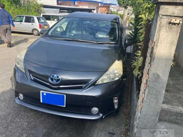 2013 Toyota PRIUS α