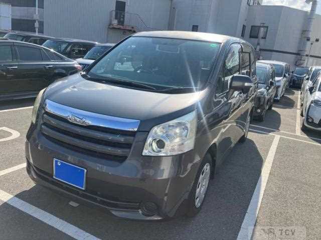 2010 Toyota Noah