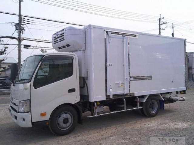 2025 Hino Dutro