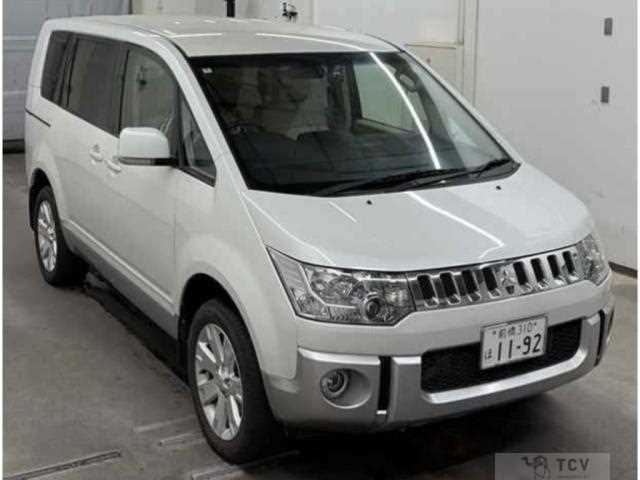 2018 Mitsubishi Delica D5