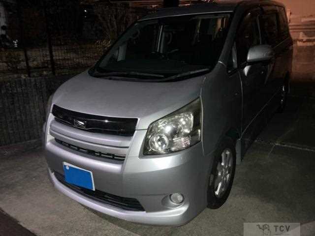 2010 Toyota Noah