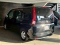 2005 Nissan Serena