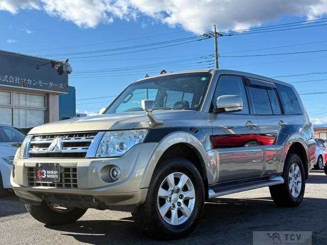 2012 Mitsubishi Pajero