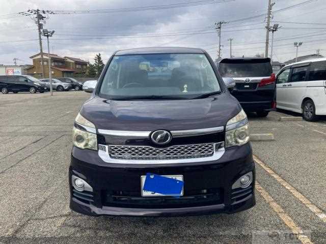 2013 Toyota Voxy