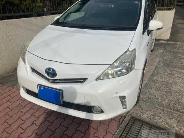 2012 Toyota PRIUS α