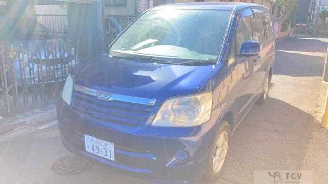 2003 Toyota Noah