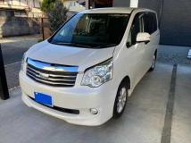 2012 Toyota Noah