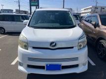 2010 Toyota Voxy