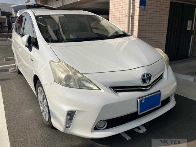 2013 Toyota PRIUS α