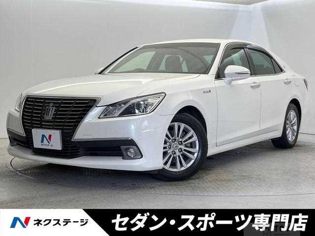 2013 Toyota Crown Hybrid