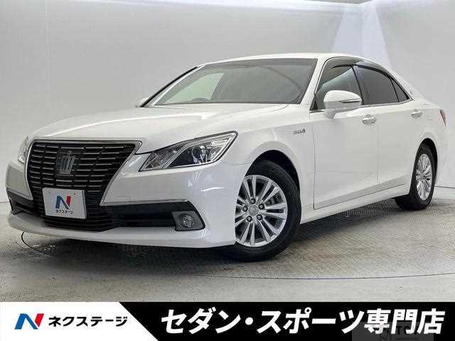 2013 Toyota Crown Hybrid