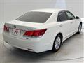 2013 Toyota Crown Hybrid