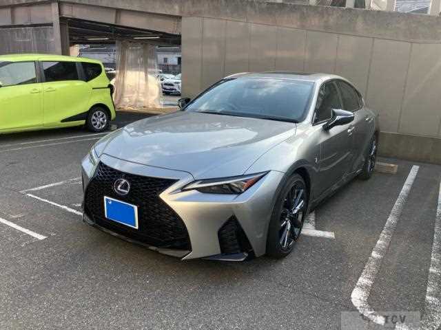 2022 Lexus IS