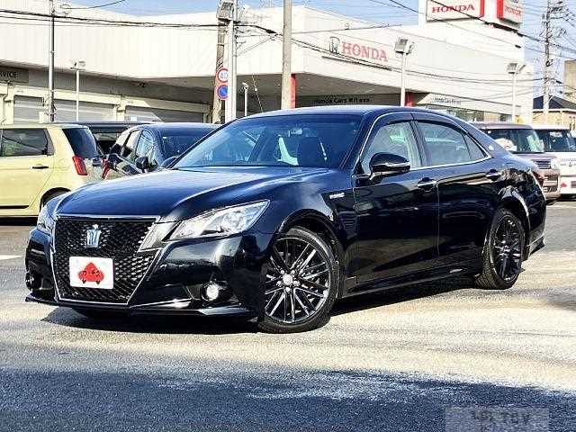 2015 Toyota Crown Hybrid