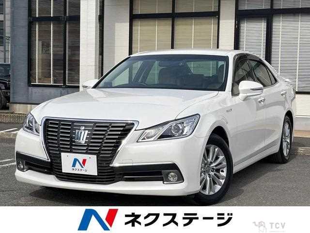 2013 Toyota Crown Hybrid