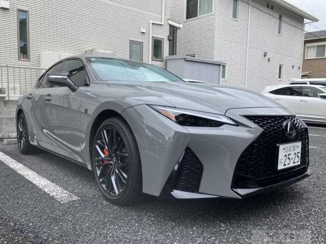 2023 Lexus IS