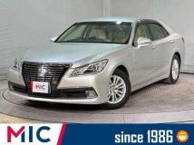 2013 Toyota Crown Hybrid