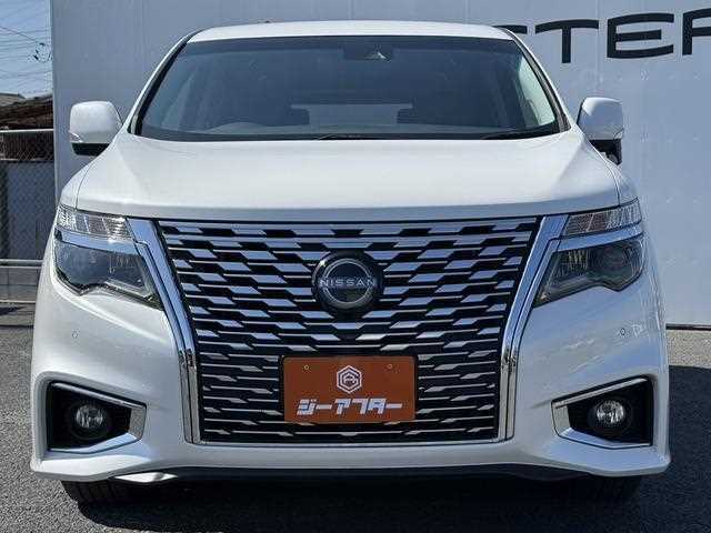 Nissan Elgrand 2024 — миниатюра 11