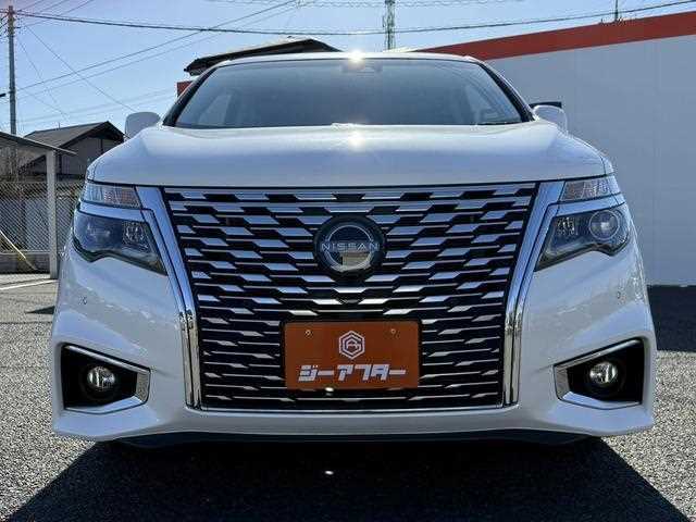 Nissan Elgrand 2024 — миниатюра 11
